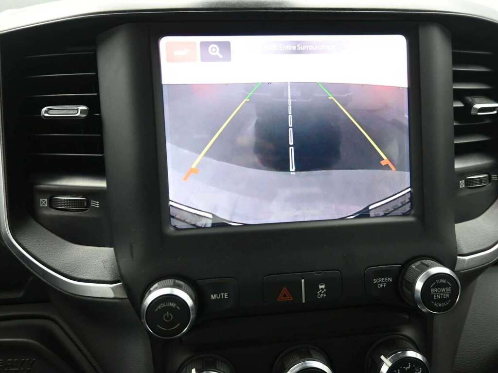 2024 Ram 3500 Big Horn Crew Cab 4x4 8' Box