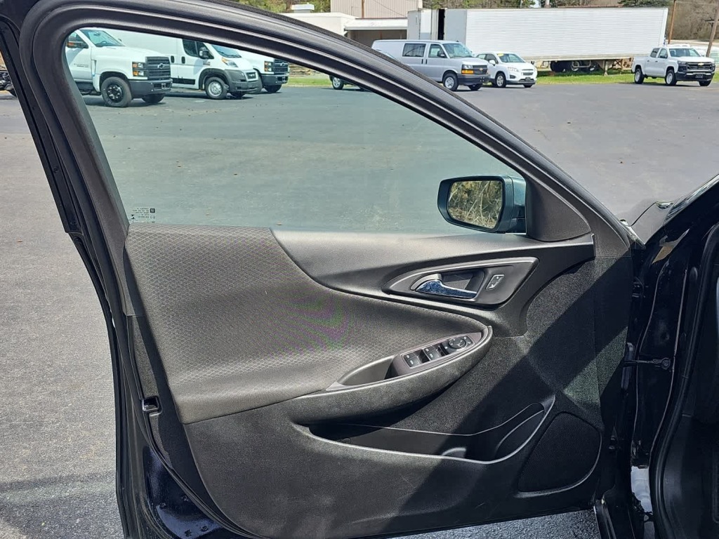 2022 Chevrolet Malibu FWD LS