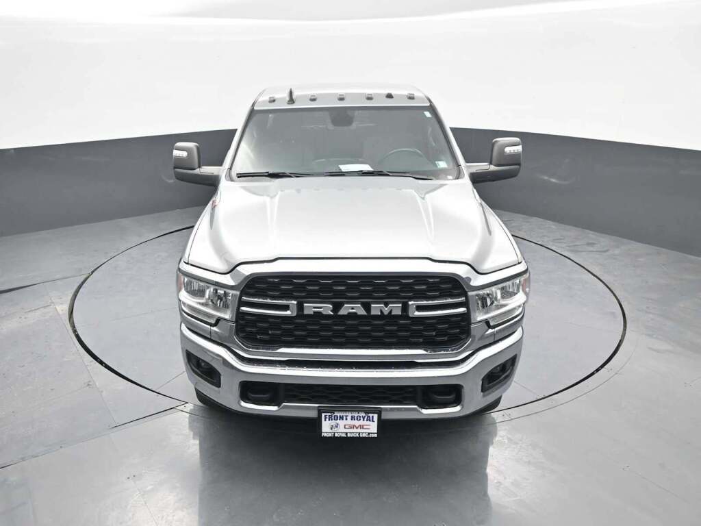 2024 Ram 3500 Big Horn Crew Cab 4x4 8' Box