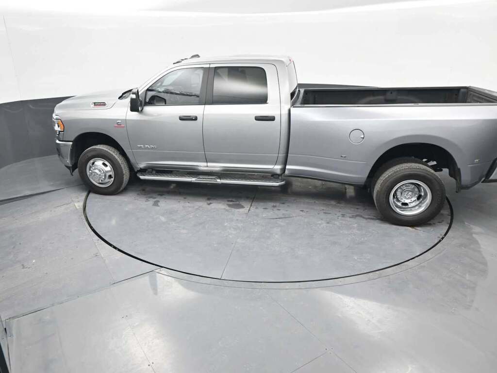 2024 Ram 3500 Big Horn Crew Cab 4x4 8' Box