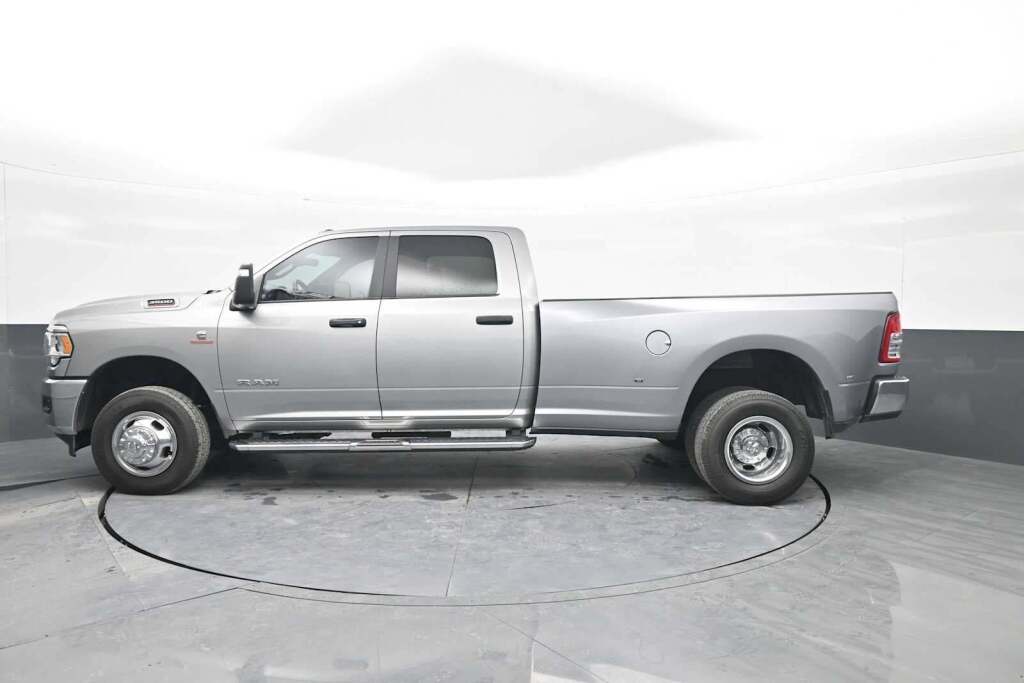 2024 Ram 3500 Big Horn Crew Cab 4x4 8' Box