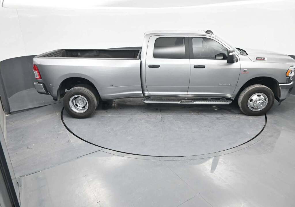 2024 Ram 3500 Big Horn Crew Cab 4x4 8' Box