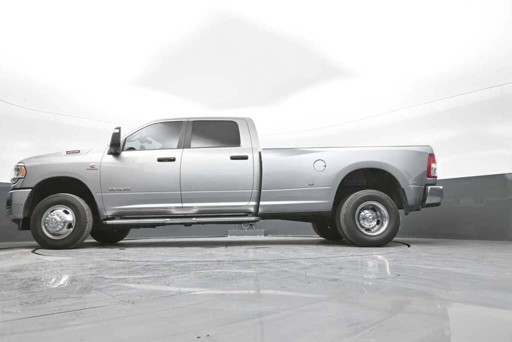 2024 Ram 3500 Big Horn Crew Cab 4x4 8' Box