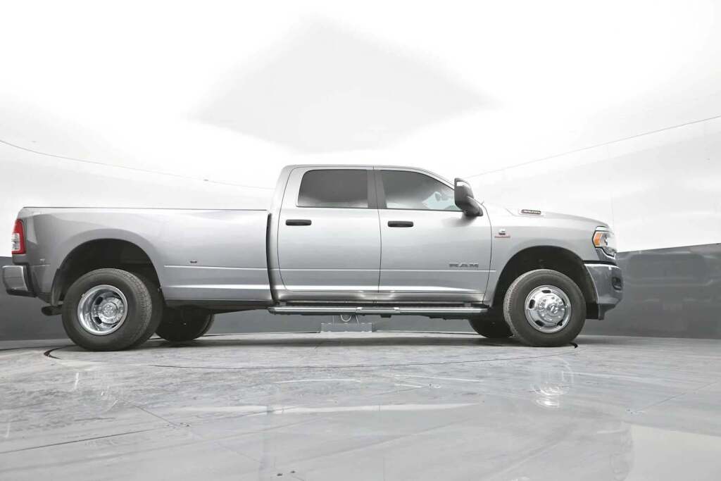 2024 Ram 3500 Big Horn Crew Cab 4x4 8' Box