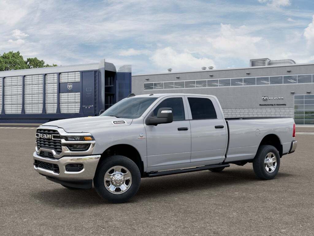 2026 Ram 2500 Tradesman Crew Cab 4x4 8' Box