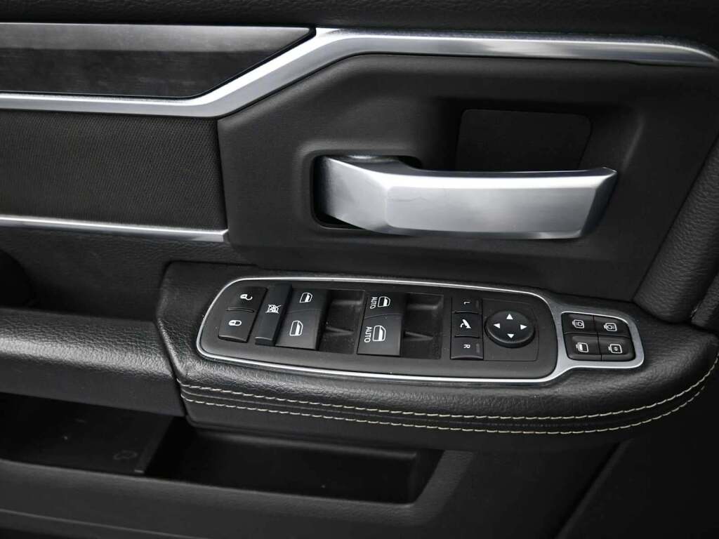 2024 Ram 3500 Big Horn Crew Cab 4x4 8' Box