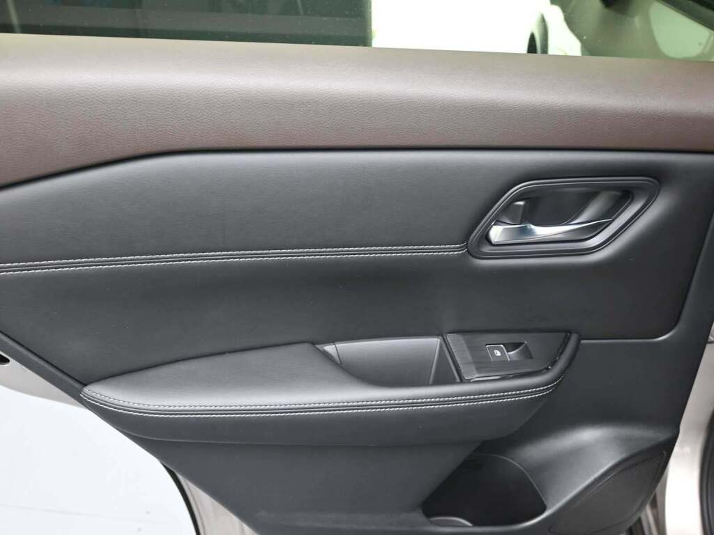 2023 Nissan Rogue SL FWD