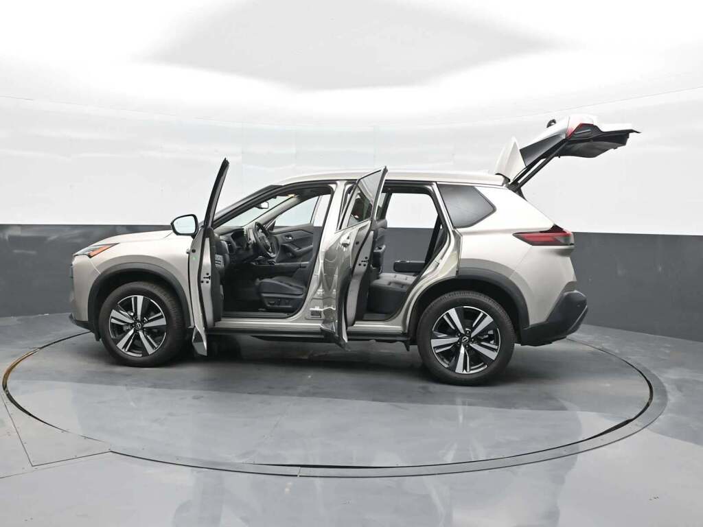 2023 Nissan Rogue SL FWD