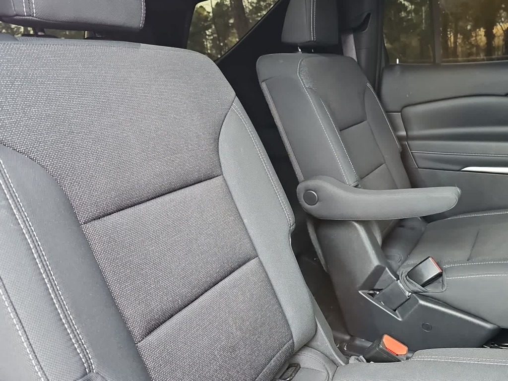 2025 Chevrolet Traverse FWD LT