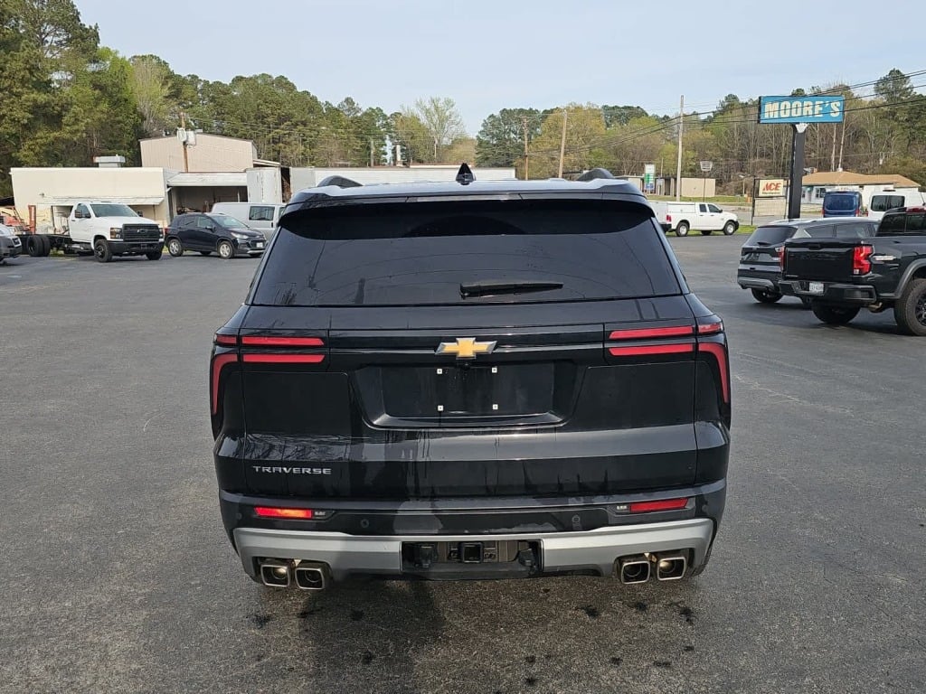 2025 Chevrolet Traverse FWD LT