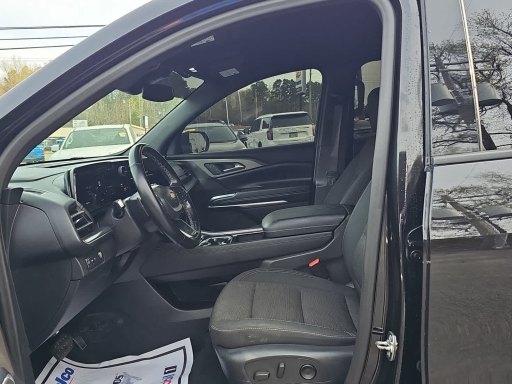 2025 Chevrolet Traverse FWD LT