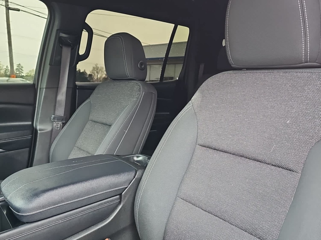 2025 Chevrolet Traverse FWD LT