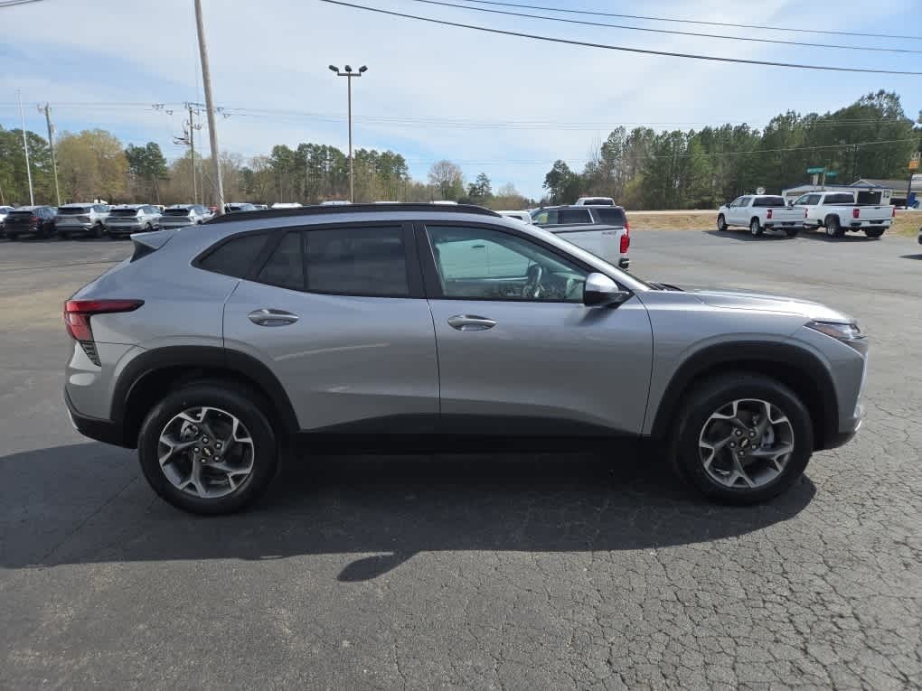 2026 Chevrolet Trax FWD LT