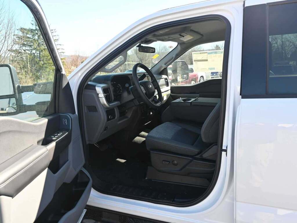 2026 Ford F-350 Super Duty XLT