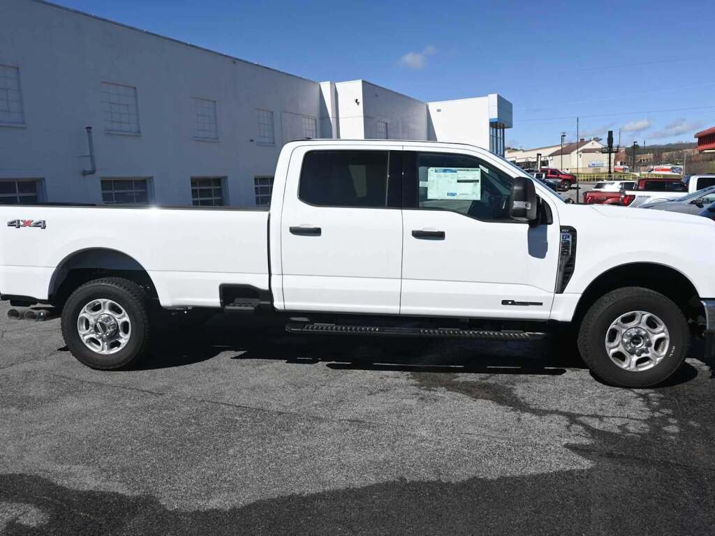 2026 Ford F-350 Super Duty XLT