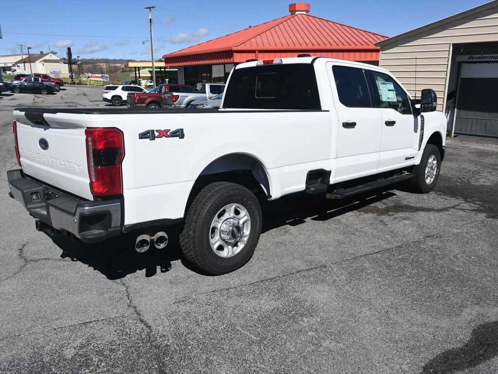 2026 Ford F-350 Super Duty XLT