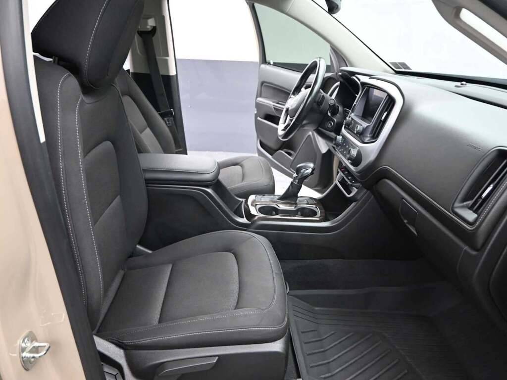 2022 GMC Canyon 4WD Crew Cab Short Box Elevation