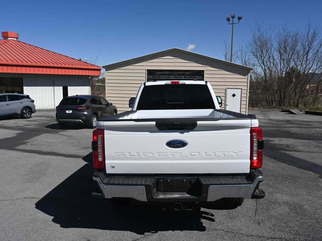 2026 Ford F-350 Super Duty XLT