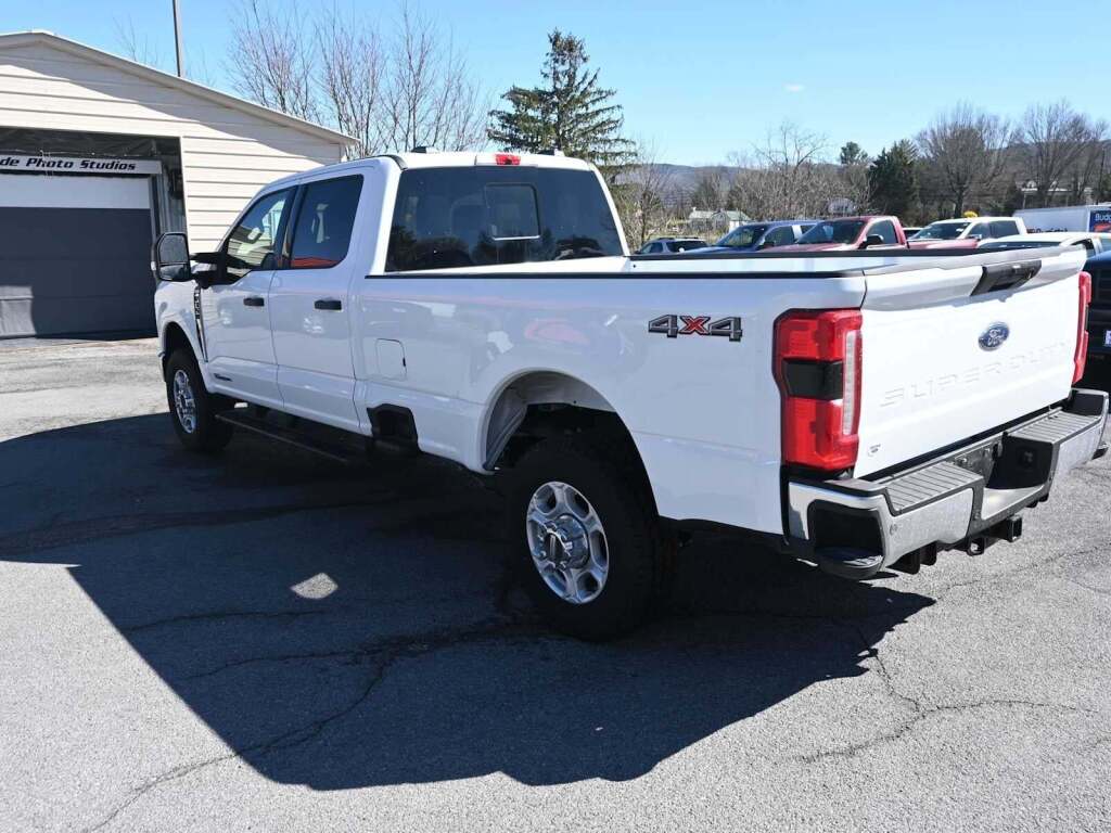 2026 Ford F-350 Super Duty XLT