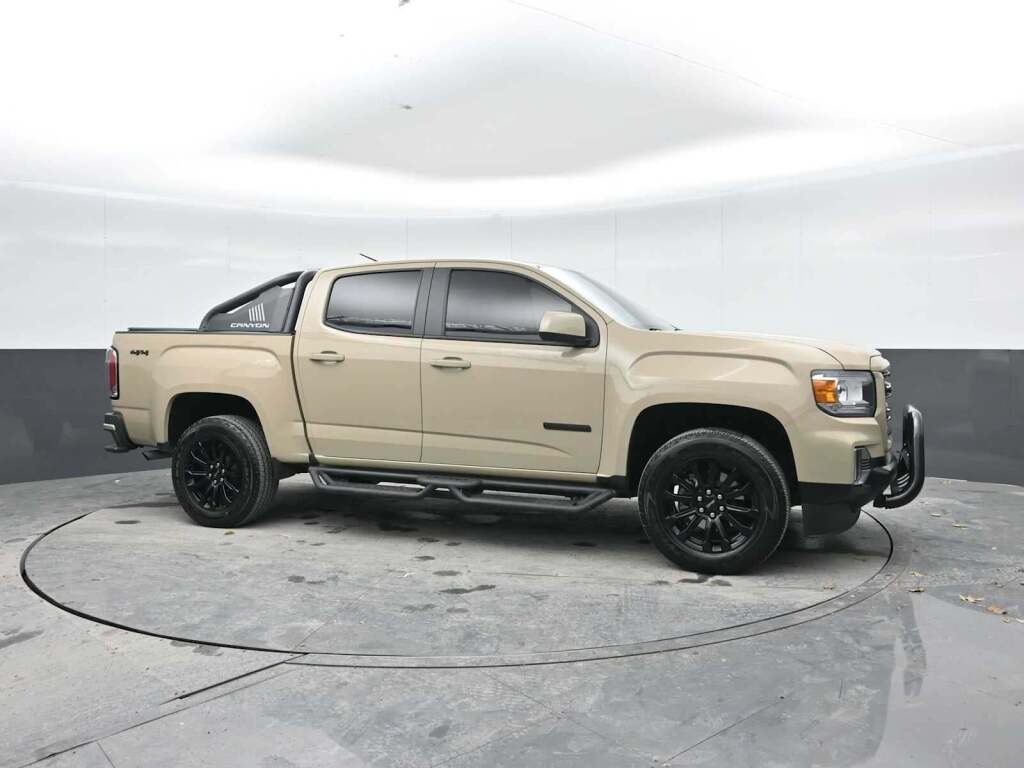2022 GMC Canyon 4WD Crew Cab Short Box Elevation