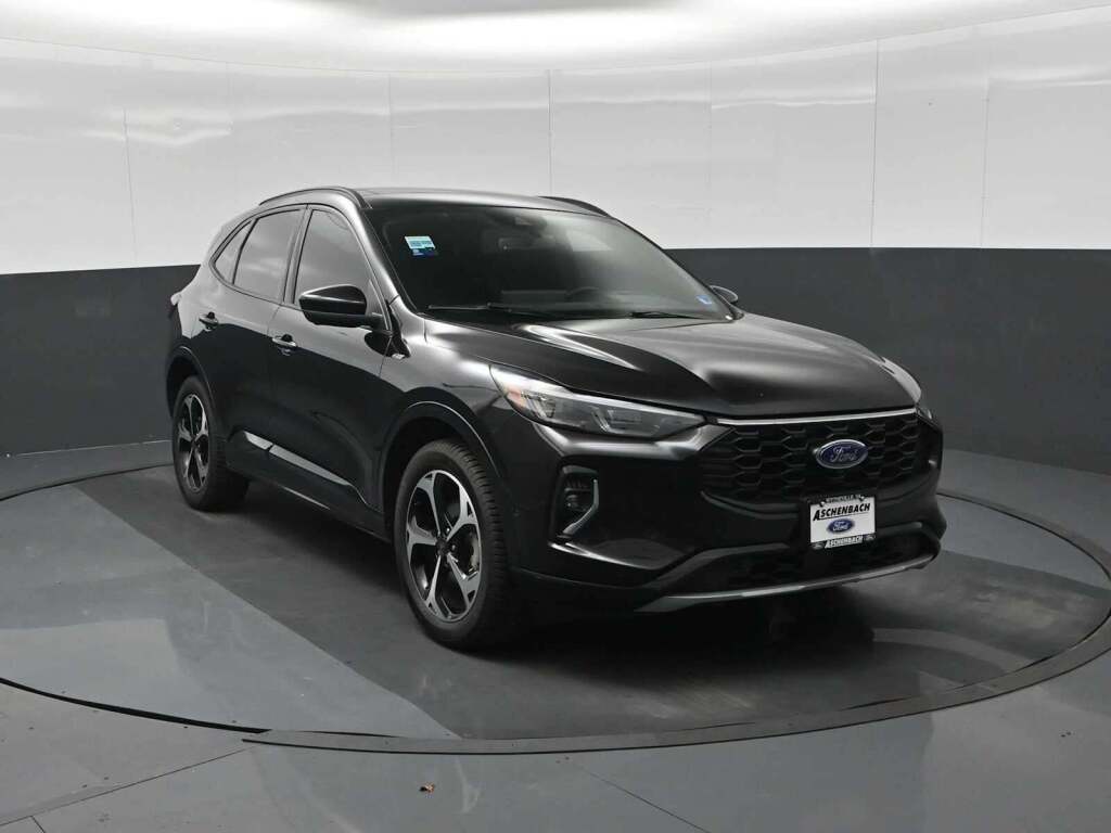 2023 Ford Escape ST-Line Elite