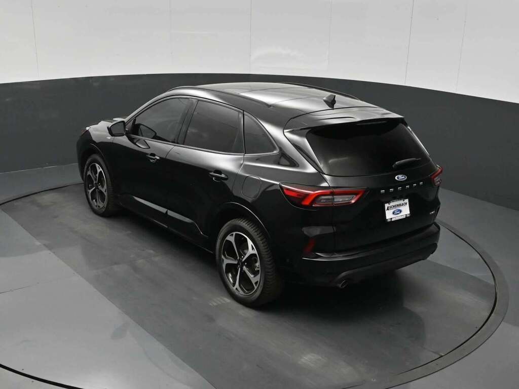 2023 Ford Escape ST-Line Elite