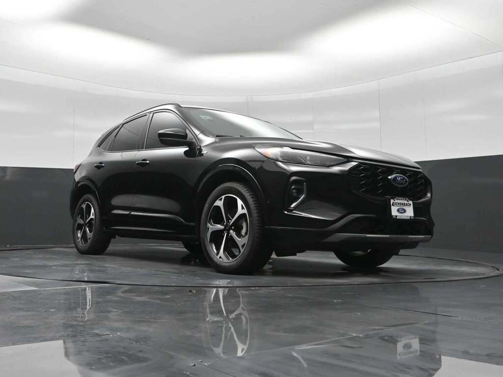 2023 Ford Escape ST-Line Elite