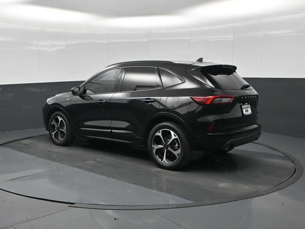 2023 Ford Escape ST-Line Elite