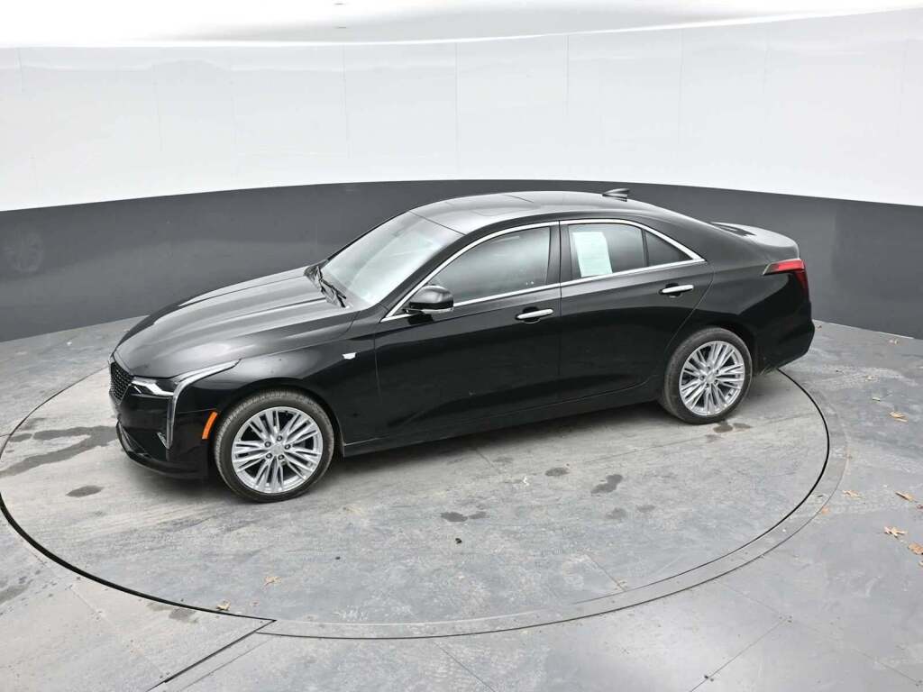 2023 Cadillac CT4 Premium Luxury
