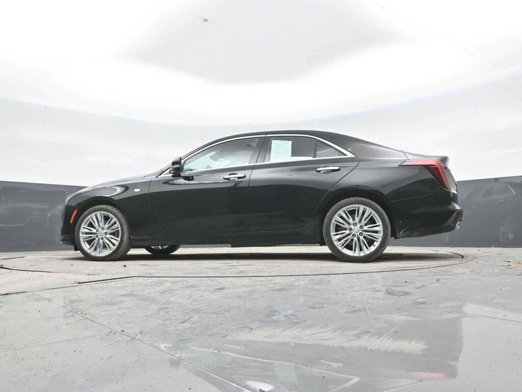 2023 Cadillac CT4 Premium Luxury