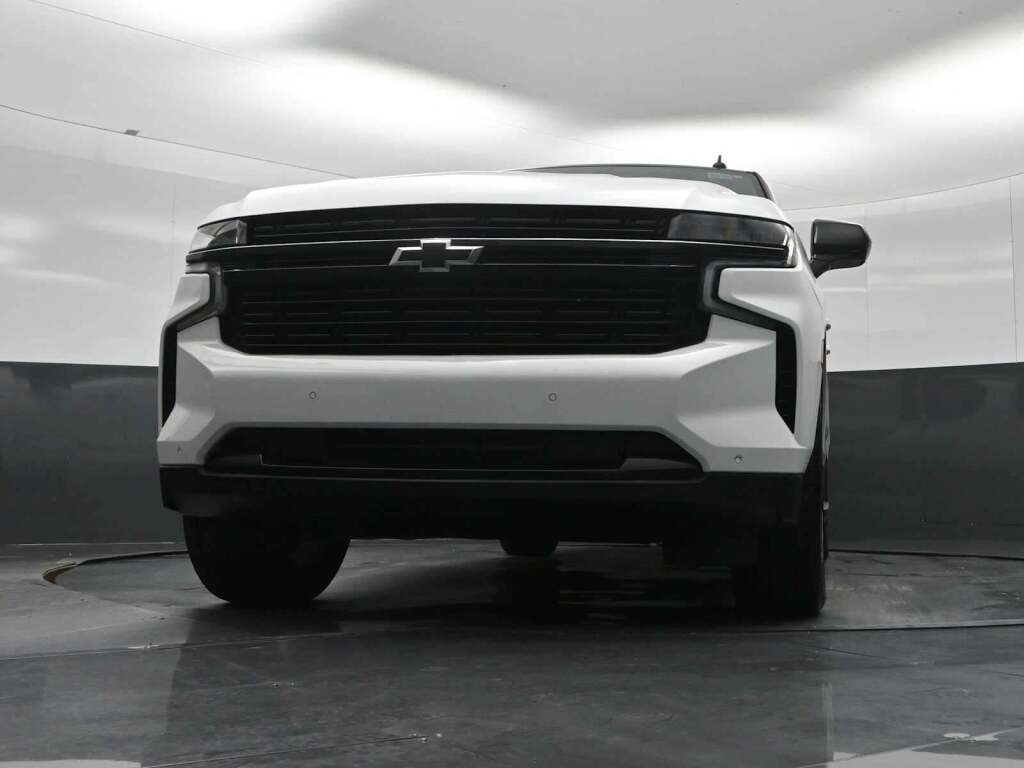 2023 Chevrolet Suburban 4WD RST
