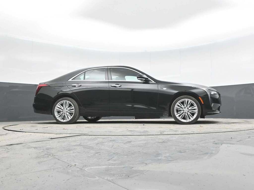 2023 Cadillac CT4 Premium Luxury