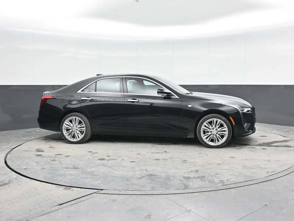 2023 Cadillac CT4 Premium Luxury