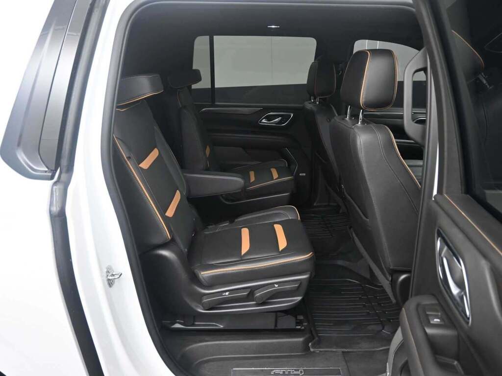 2022 GMC Yukon XL 4WD AT4