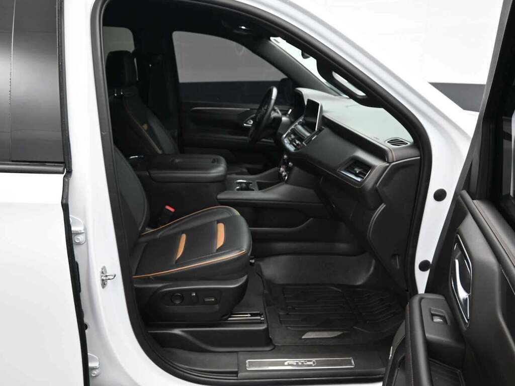 2022 GMC Yukon XL 4WD AT4