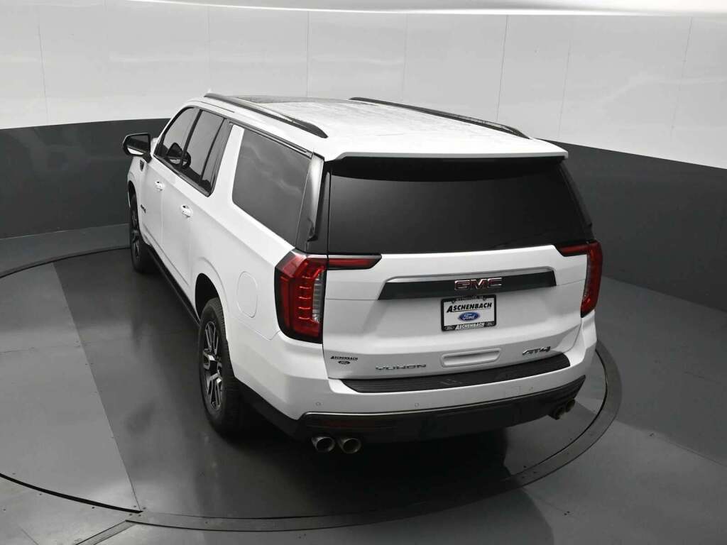 2022 GMC Yukon XL 4WD AT4
