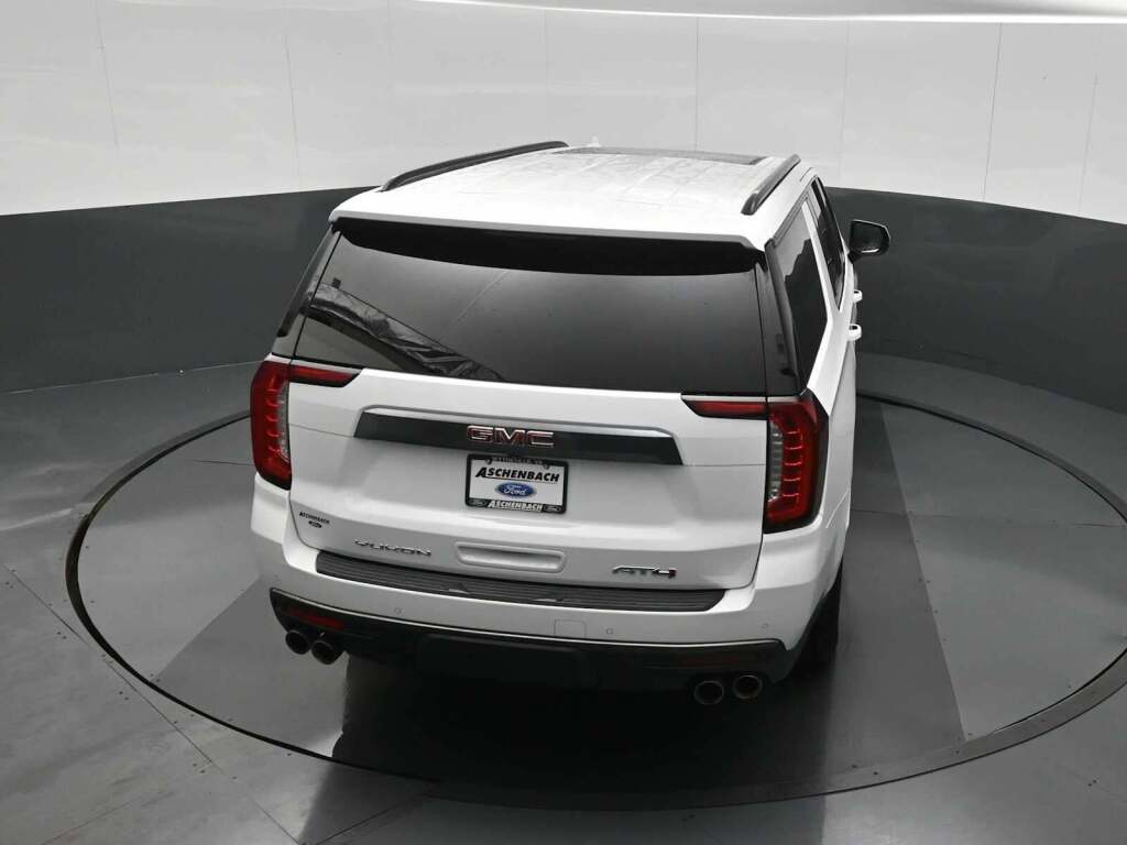 2022 GMC Yukon XL 4WD AT4