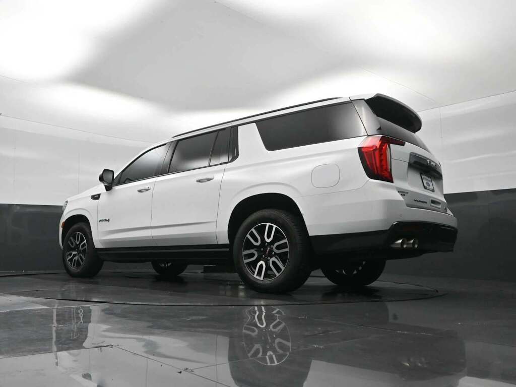 2022 GMC Yukon XL 4WD AT4