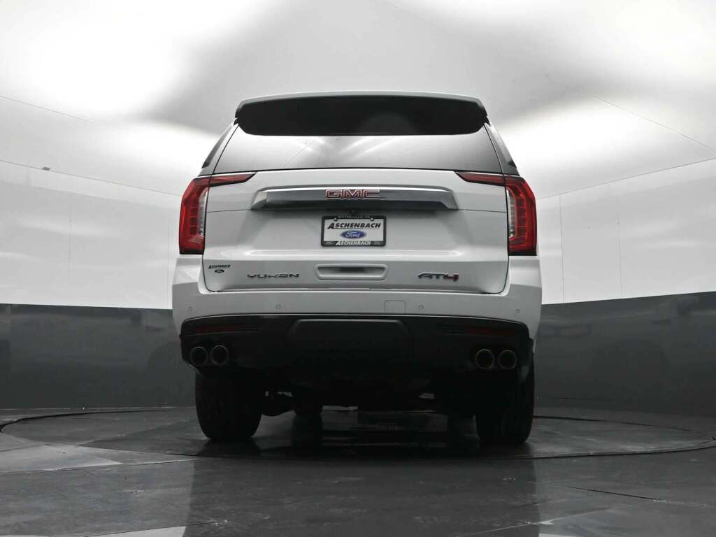 2022 GMC Yukon XL 4WD AT4