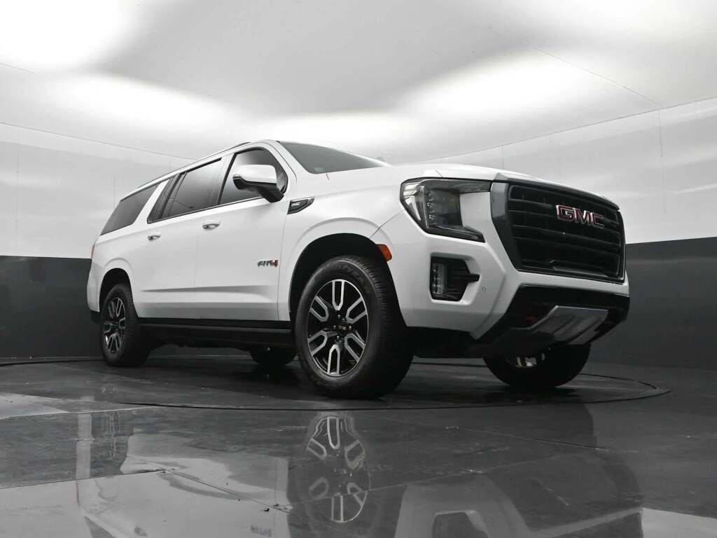 2022 GMC Yukon XL 4WD AT4