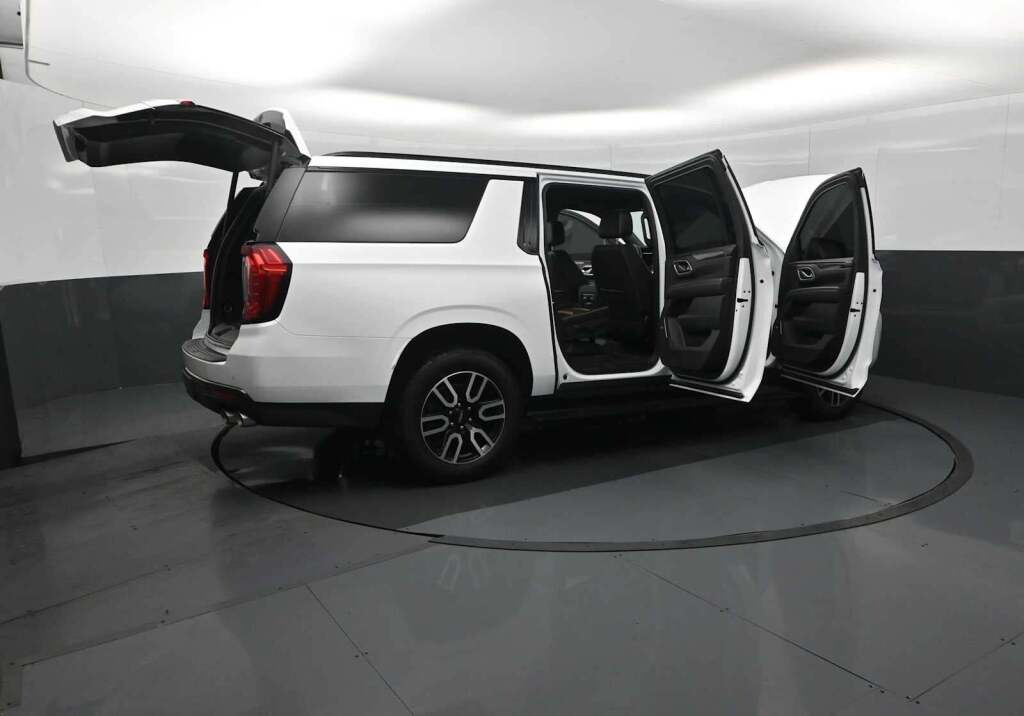 2022 GMC Yukon XL 4WD AT4