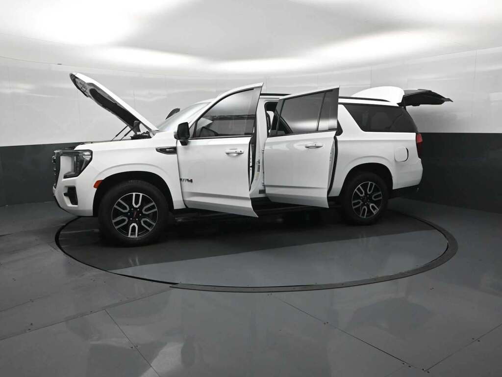 2022 GMC Yukon XL 4WD AT4
