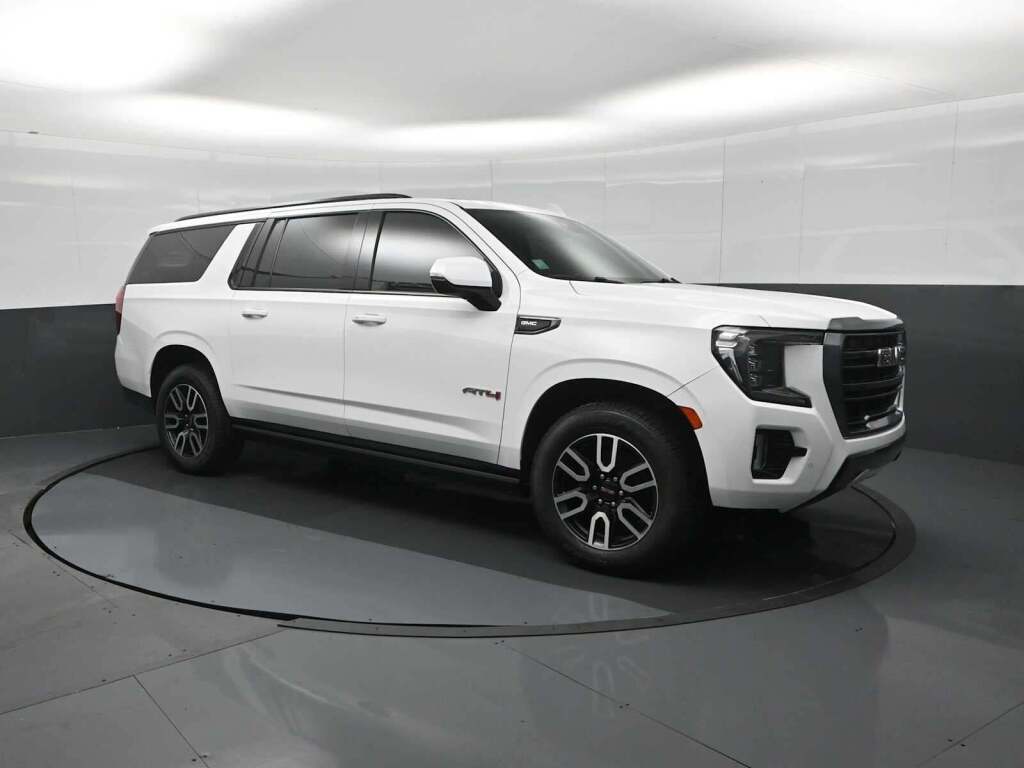 2022 GMC Yukon XL 4WD AT4