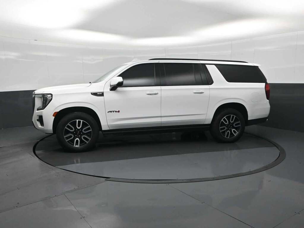 2022 GMC Yukon XL 4WD AT4