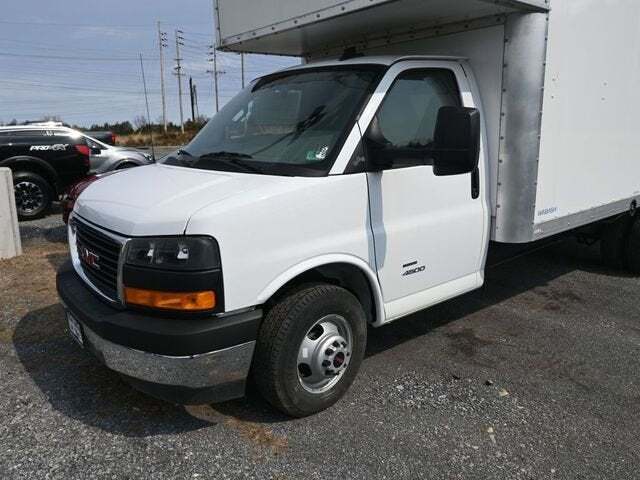 2024 GMC Savana Cutaway 4500 Van