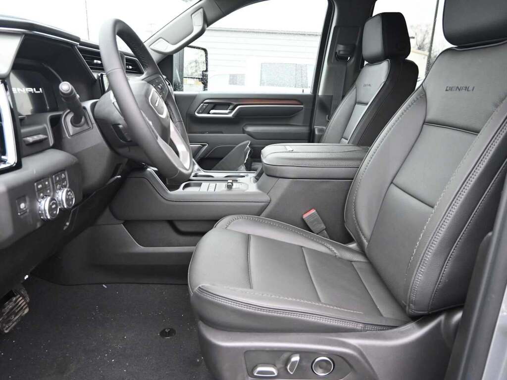 2026 GMC Sierra 2500HD Denali