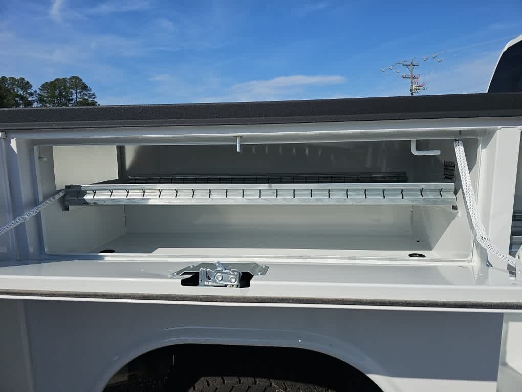 2024 Chevrolet Silverado 6500HD WT