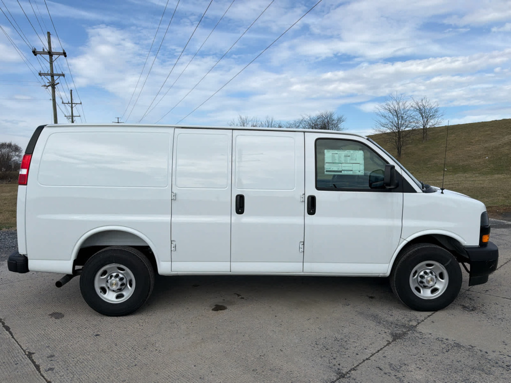 2025 Chevrolet Express Cargo RWD 2500 Regular Wheelbase WT