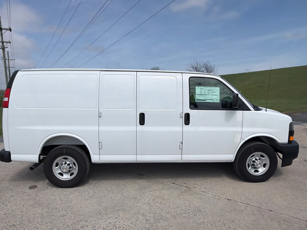 2025 Chevrolet Express Cargo RWD 2500 Regular Wheelbase WT