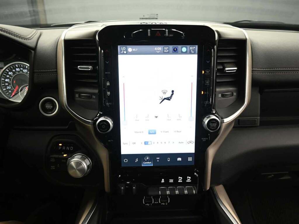 2024 Cadillac XT4 AWD Premium Luxury